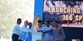 Kapolri Jenderal Listyo Sigit Prabowo menyerap dan menyampaikan langsung aspirasi dari para petani kepada Presiden Prabowo Subianto