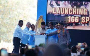 Kapolri Jenderal Listyo Sigit Prabowo menyerap dan menyampaikan langsung aspirasi dari para petani kepada Presiden Prabowo Subianto