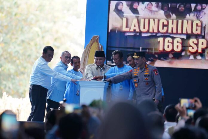 Kapolri Jenderal Listyo Sigit Prabowo menyerap dan menyampaikan langsung aspirasi dari para petani kepada Presiden Prabowo Subianto