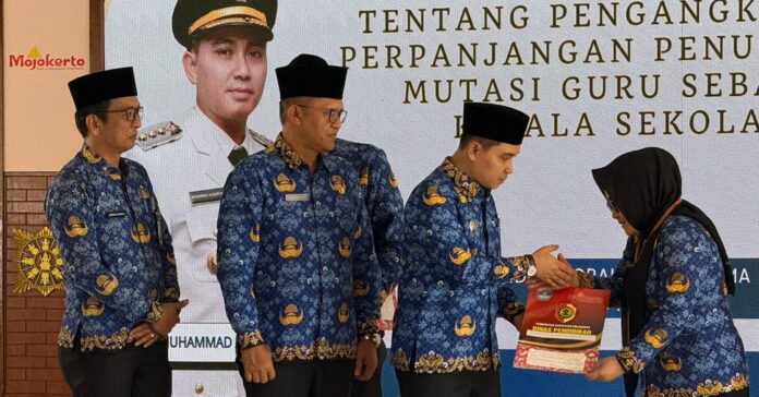 Mutasi dan Promosi 147 Kepala Sekolah Mojokerto, Bupati Al Barra Tegaskan Tak Ada Titipan