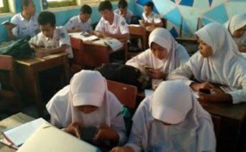 Mulai 2026, Siswa Dilarang Main HP di Kelas, Pemerintah Siapkan Aturan Nasional
