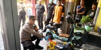 penemuan pria meninggal di hotel tegalsari mojokerto saat evakuasi oleh petugas