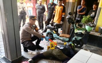 penemuan pria meninggal di hotel tegalsari mojokerto saat evakuasi oleh petugas