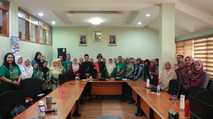 Guru Mojokerto mengikuti Temu Pendidik Daerah (TPD) #82 KGBN dengan pelatihan menulis praktik baik menggunakan model ATAP di Kantor Bupati Mojokerto