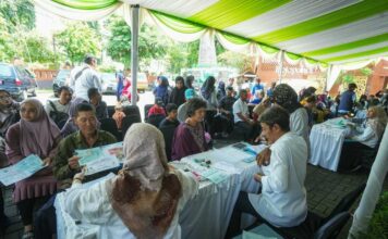 Penyaluran bansos Pemkot Mojokerto 2026 kepada lansia dan kelompok rentan