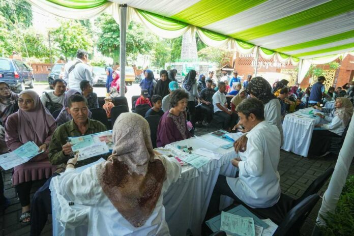 Penyaluran bansos Pemkot Mojokerto 2026 kepada lansia dan kelompok rentan