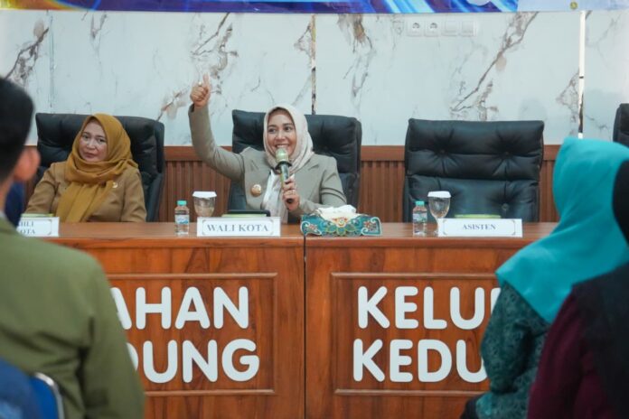 Ika Puspitasari sosialisasi sadar hukum Mojokerto Kadarkum Kelurahan Meri