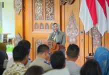 Wali Kota Mojokerto Ika Puspitasari saat pertemuan dengan IPPAT membahas sinergi peningkatan investasi dan PAD di Rumah Rakyat.