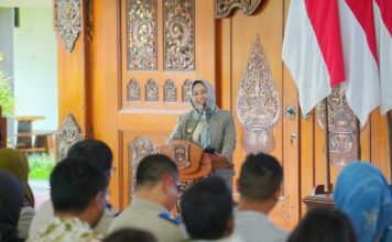 Wali Kota Mojokerto Ika Puspitasari saat pertemuan dengan IPPAT membahas sinergi peningkatan investasi dan PAD di Rumah Rakyat.