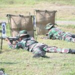Sebanyak 254 prajurit Kodim 0815/Mojokerto menjalani latihan menembak senjata ringan