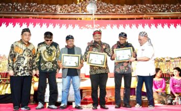 Tujuh tokoh dianugerahi gelar “Ki” dalam prosesi budaya penuh makna dan filosofi Jawa.