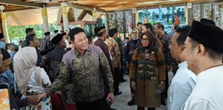 Sebanyak 230 calon kepala desa dari 80 desa di Kabupaten Sidoarjo mengikuti pembekalan jelang Pilkades Serentak 2026 di Pendopo Delta Wibawa, Kamis (7/5/2026), dengan materi antisipasi konflik dan pencegahan politik uang.
