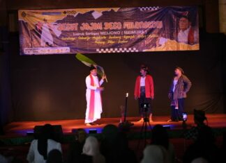 Pementasan Ludruk Besutan Meimura di UNIM Mojokerto bertema Batu-batu Bersuara tentang budaya dan lingkungan