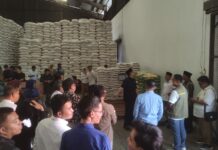 Gudang Perum Bulog Mojokerto dengan stok beras untuk ketahanan pangan nasional.
