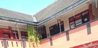 Aktivitas pengelolaan sampah mandiri di salah satu kawasan HOREKA di Kota Mojokerto.