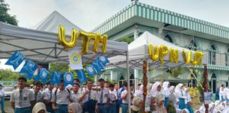 Pemprov Jatim menyiapkan beasiswa bagi sekitar 120 ribu siswa tahun ajaran 2026/2027 untuk menekan angka putus sekolah dan membantu siswa kurang mampu