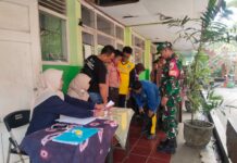Koramil 0815/12 Ngoro, SMPN 1 Ngoro, pemeriksaan kesehatan gratis, pelajar Ngoro, Puskesmas Ngoro, Mojokerto, kesehatan siswa, Babinsa Ngoro
