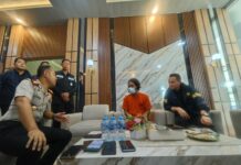 Kapolres Mojokerto AKBP Andi Yudha Pratama mencoba menggali bukan sekadar kronologi, tetapi sisi manusia di balik ledakan emosi itu.