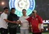 Peluncuran Pesantren Sepak Bola eLKISI di Mojokerto dihadiri Indra Sjafri, Evan Dimas, dan Bupati Mojokerto Muhammad Al Barra.