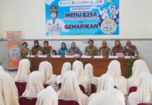 Wali Kota Mojokerto Ika Puspitasari mengedukasi pelajar SMPN 1 dan SMPN 5 Mojokerto tentang pola makan sehat B2SA