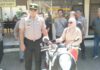 Pelaku pencurian motor Honda Scoopy milik anggota Polri di Trawas, Mojokerto, ditangkap saat pesta arak bersama temannya