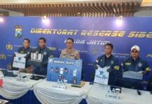 Barang bukti SIM card ilegal dan modem pool kasus OTP ilegal Polda Jatim