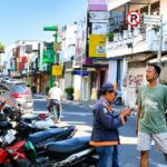 Ilustrasi kendaraan parkir di kawasan Kota Mojokerto terkait polemik parkir berlangganan yang digugat warga ke PTUN Surabaya.