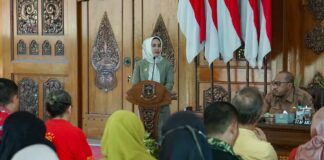Wali Kota Mojokerto Ika Puspitasari meminta ormas meningkatkan kewaspadaan terhadap penyusupan kelompok anarko demi menjaga persatuan dan kondusivitas daerah.