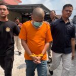 Polisi menjerat tersangka dengan pasal tindak pidana pencabulan terhadap anak dalam lingkup keluarga dengan ancaman hukuman maksimal 12 tahun penjara