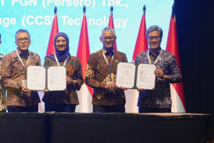 Kolaborasi strategis berskala besar ini dilakukan bersama Holding Migas PT Pertamina (Persero), PT Pertamina Hulu Energi (PHE), dan PT Pupuk Indonesia (Persero)