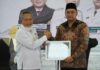 akil Bupati Mojokerto Muhammad Rizal Octavian melepas keberangkatan mahasiswa IMM Surabaya, Umsida, dan Unesa untuk baksos kurban Idul Adha di Pendopo Rumah Dinas Wakil Bupati Mojokerto.