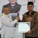 akil Bupati Mojokerto Muhammad Rizal Octavian melepas keberangkatan mahasiswa IMM Surabaya, Umsida, dan Unesa untuk baksos kurban Idul Adha di Pendopo Rumah Dinas Wakil Bupati Mojokerto.
