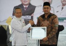 akil Bupati Mojokerto Muhammad Rizal Octavian melepas keberangkatan mahasiswa IMM Surabaya, Umsida, dan Unesa untuk baksos kurban Idul Adha di Pendopo Rumah Dinas Wakil Bupati Mojokerto.