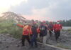 Arus Deras Menyulitkan Evakuasi, Jenazah Pria Berusia 60 Tahun Ditemukan di Dam Sipon Mojokerto jenazah pria tanpa identitas ditemukan mengapung di Sungai Brantas, Sooko, Mojokerto
