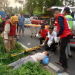Gara-gara Mengantuk, Pemuda Tabrak ASN SPN Jatim di Jalan Raya Jabon Mojokerto akibat mengantuk, seorang pemuda pengendara Honda Beat menabrak motor ASN SPN Polda Jatim dari belakang di Jalan Raya Jabon, Mojokerto