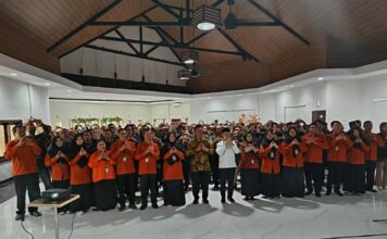 968 Petugas Sensus Ekonomi 2026 Siap Sisir Mojokerto Sebanyak 968 petugas Sensus Ekonomi (SE) 2026 resmi disiapkan untuk melakukan pendataan aktivitas usaha di seluruh wilayah Kabupaten Mojokerto