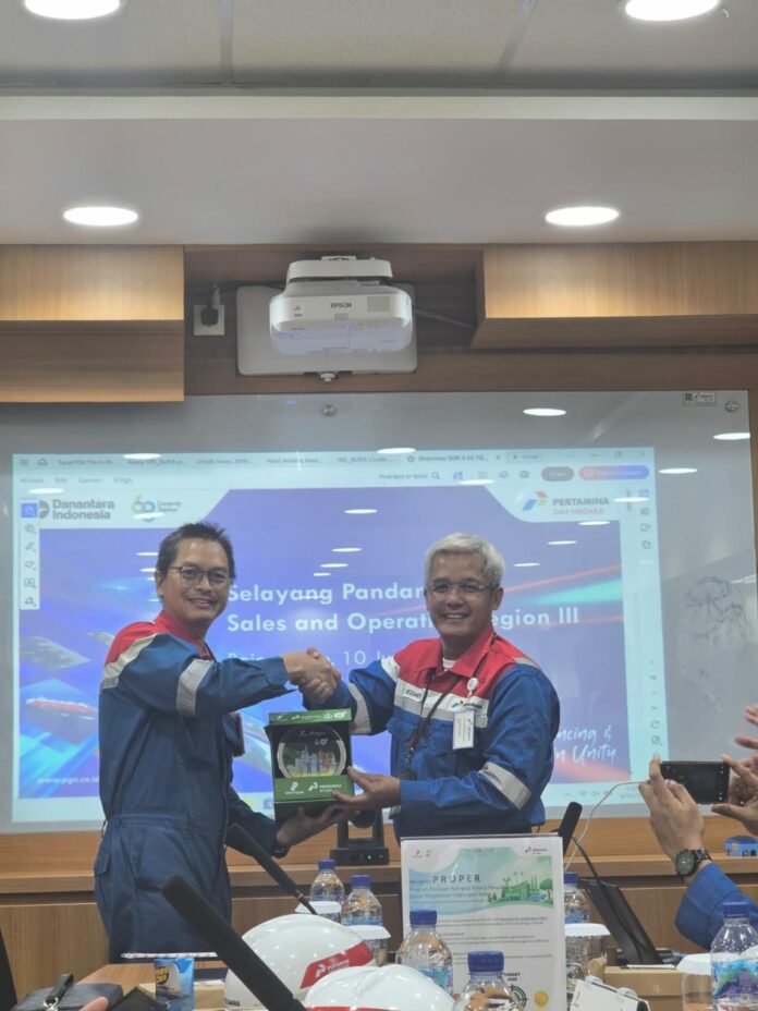 PGN SOR III melayani sekitar 209 ribu pelanggan yang terdiri dari sektor rumah tangga, komersial, dan industri.