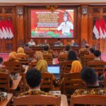 Wali Kota Mojokerto Soroti Investasi ‘Asal Masuk’, Harus Berdampak Nyata bagi Ekonomi dan Lapangan Kerja Wali Kota Mojokerto Ika Puspitasari menegaskan investasi yang masuk harus berdampak nyata terhadap pertumbuhan ekonomi dan penciptaan lapangan kerja