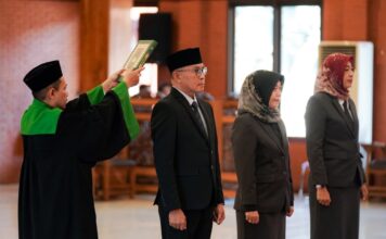 Bertepatan HUT ke-108 Kota Mojokerto, Ning Ita Lantik Tiga Pejabat Tinggi Pratama Bertepatan dengan peringatan Hari Ulang Tahun (HUT) ke-108 Kota Mojokerto, Wali Kota Mojokerto, Ika Puspitasari, melantik tiga Pejabat Pimpinan Tinggi Pratama