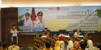 Bupati Mojokerto meminta kepala dusun, perangkat desa, dan ASN kecamatan memperkuat koordinasi serta memperbarui data warga agar program pembangunan dan bantuan sosial tepat sasaran