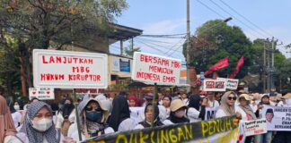 Dukungan untuk MBG Menggema di Mojokerto, Ratusan Relawan dan Pelaku Usaha Turun ke Jalan