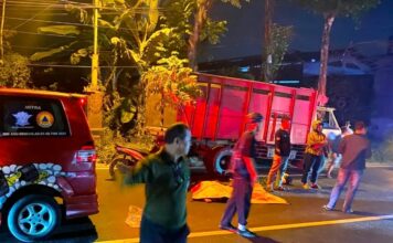 Tabrak Truk Parkir Tanpa Rambu di Mojosari, Pasutri Asal Pacet Meninggal Dunia