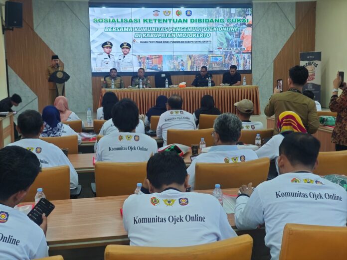 Ojek Online Mojokerto Perangi Rokok Ilegal
