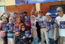 Alumni STIKOSA AWS Surabaya Tetap Produktif di Masa Pensiun, Siapkan Buku Kawah Pena Hebat II