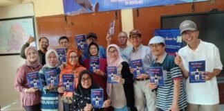 Alumni STIKOSA AWS Surabaya Tetap Produktif di Masa Pensiun, Siapkan Buku Kawah Pena Hebat II