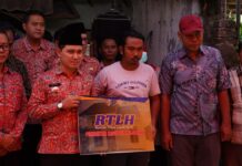 Bupati Mojokerto Renovasi RTLH Warga Jetis, Sambungan PDAM Gratis hingga 10 Meter Kubik
