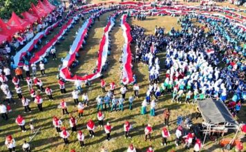 HUT RI ke-81 di Mojokerto Dibuka Meriah, Bendera Merah Putih 1.000 Meter Bentang di Dawarblandong