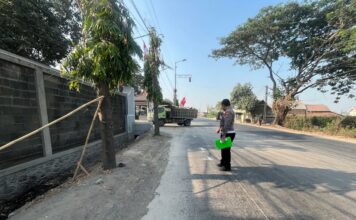 Motor Honda Scoopy Tabrak Truk Parkir di Trowulan, Pengendara Meninggal Dunia
