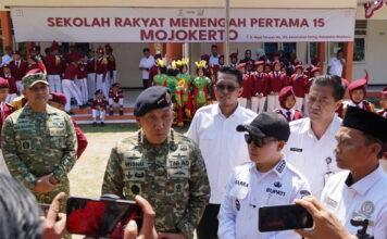 Danjen Akademi TNI Tinjau SRMP 15 Mojokerto, Tanamkan Disiplin untuk Indonesia Emas 2045