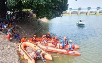 Pemuda Mojokerto Hilang Tenggelam di Sungai Brantas, Tim Gabungan Lakukan Pencarian